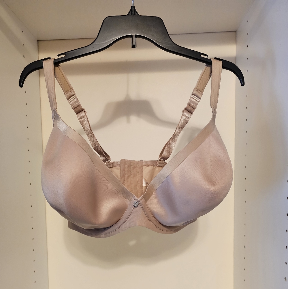 Cacique underwire back smoothing bra 40G beige